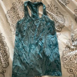 Lululemon tank